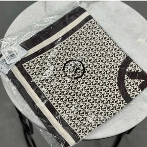 Michael Kors scarf WOMENS in chocolate